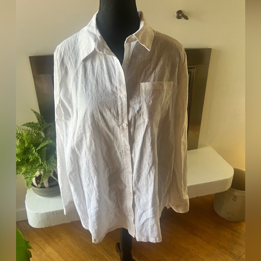 Liz Claiborne White Casual Button Down Shirt